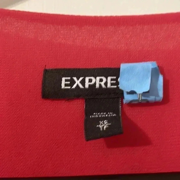 EXPRESS Red Tie Front Cropped Blouse Size XS - Picture 4 of 7